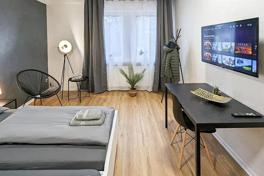 Alfa 4 Zimmer Apartment 8 Personen Netflix Inet Ebk Wm Trockner Stuttgart Germany