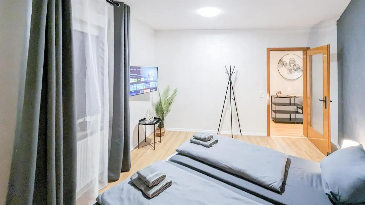 Alfa 4 Zimmer Apartment 8 Personen Netflix Inet Ebk Wm Trockner Stuttgart Germany