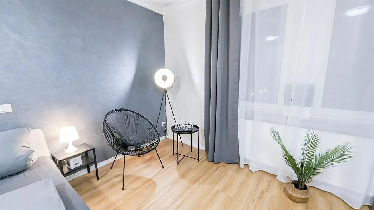 Alfa 4 Zimmer Apartment 8 Personen Netflix Inet Ebk Wm Trockner Stuttgart Germany