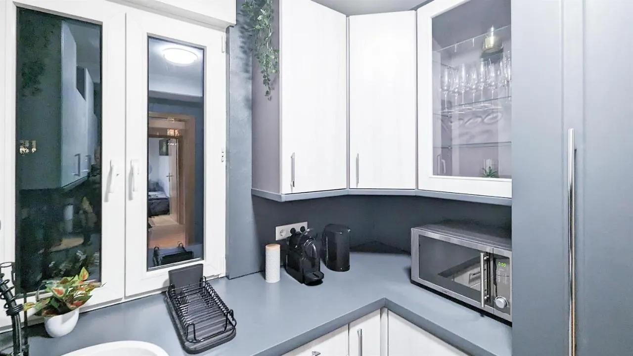 Alfa 4 Zimmer Apartment 8 Personen Netflix Inet Ebk Wm Trockner Stuttgart 0*,