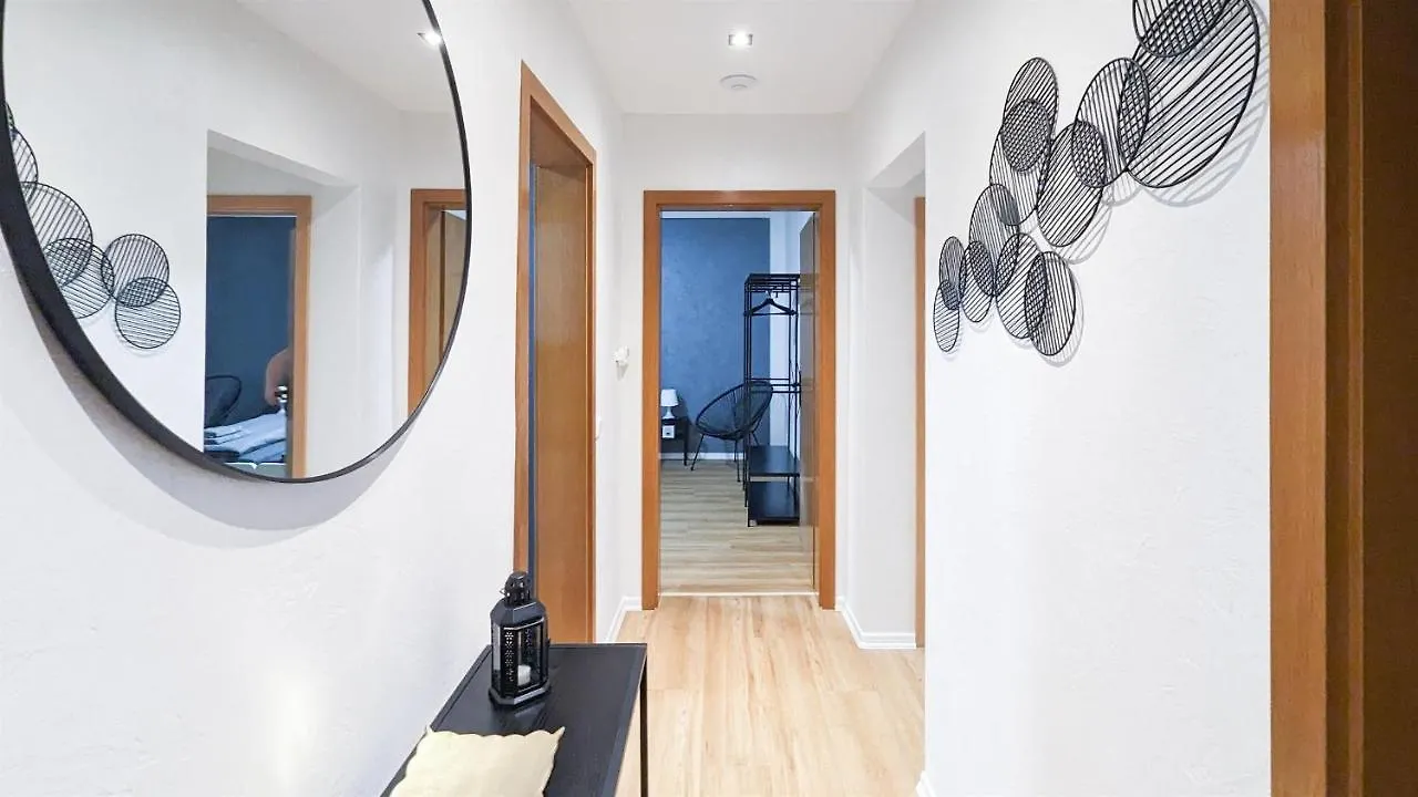 Alfa 4 Zimmer Apartment 8 Personen Netflix Inet Ebk Wm Trockner Stuttgart