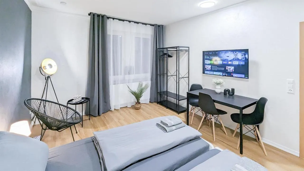 Alfa 4 Zimmer Apartment 8 Personen Netflix Inet Ebk Wm Trockner Stuttgart